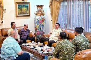 Momen Menhan Sjafrie Sowan ke Widodo AS, Panglima TNI Pertama dari AL