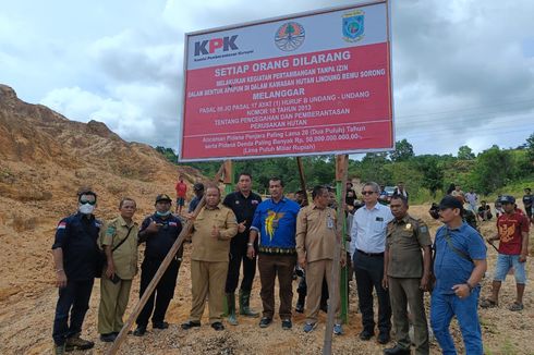 KPK Pasang Plang Penertiban Aktivitas Galian C Ilegal di Sorong