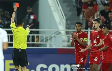 Sosok Shen Yinhao, Wasit Laga Indonesia Vs Uzbekistan yang Tuai ...
