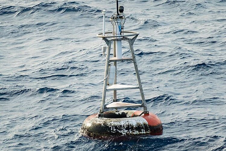 Stasiun pelampung cuaca Pusat Data Buoy Nasional 13010 - Soul, pada 0 derajat lintang, 0 derajat bujur. Dikelola oleh proyek PIRATA (Prediction and Research Moored Array in the Atlantic).