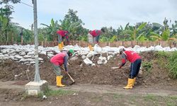Banjir Rendam Sejumlah Wilayah, Pemkot Semarang Perkuat Pengelolaan Pintu Air dan Tanggul