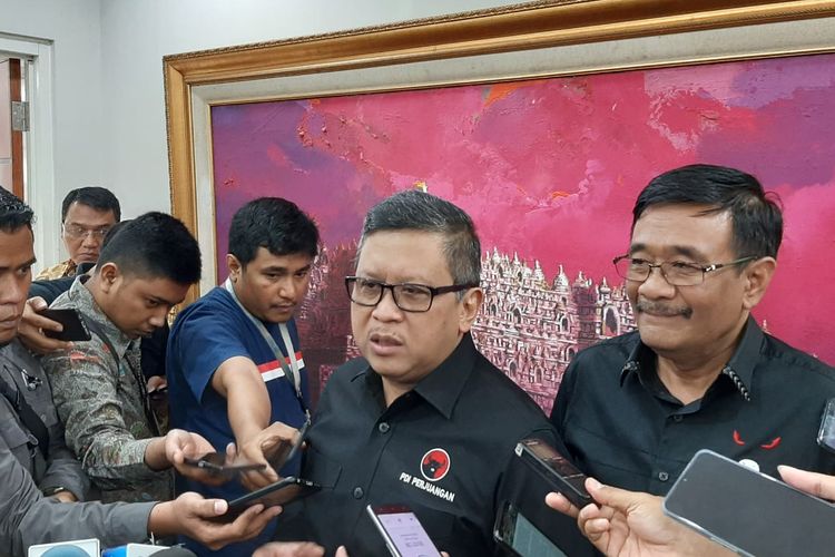 Sekjen PDIP Hasto Kristiyanto di kantor DPP PDIP, Jakarta, Senin (23/12/2019).