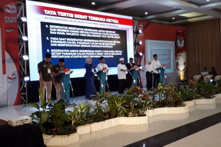 Empat kandidat kepala daerah Kota Bengkulu dalam debat pamungkas di Kota Bengkulu