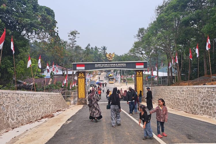 BNPP RI Catat Antusiasme Masyarakat Perbatasan di PLB Temajuk Sehari setelah Peresmian
