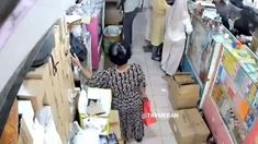Ibu Berdaster Terekam Curi Tas di Toko Kosmetik Medan, Modus Jadi Pembeli