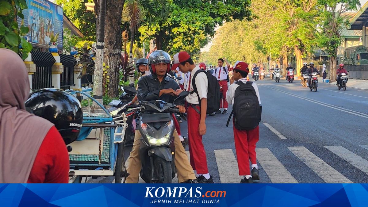 Ketika Ayah Mengantar Anak di Hari Pertama Sekolah, Anak Merasa Aman