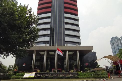 KPK Kibarkan Bendera Setengah Tiang di Gedung Merah Putih