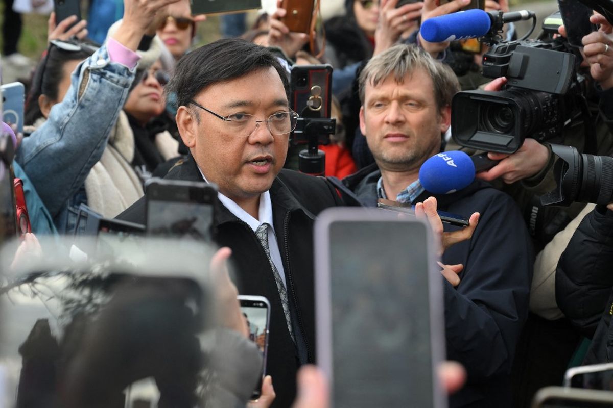 Mantan Juru Bicara Rodrigo Duterte, Harry Roque, akan ajukan suaka di Belanda.