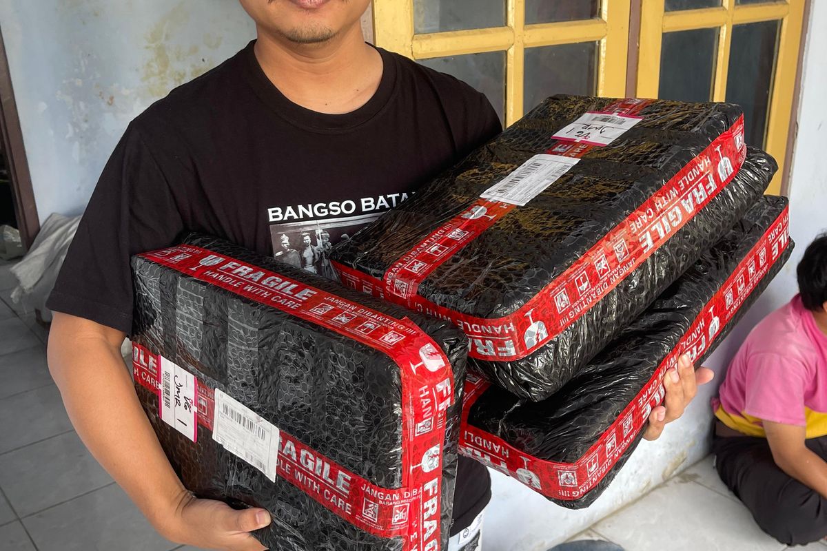 Agus menerima paket cod yang tidak dipesannya