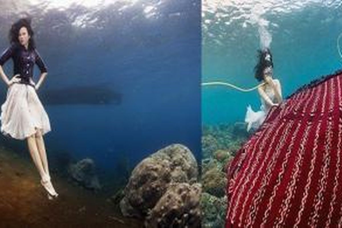 /Model berpose di bawah laut Alor