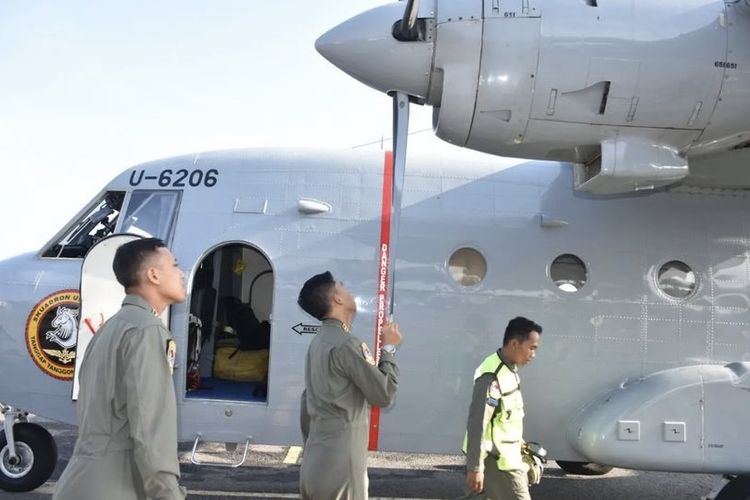 TNI mengerahkan satu pesawat NC-212 Aviocar U-6206 untuk menjaga langit Jakarta saat hari pencobolosan pemilihan umum (Pemilu) 2024.  Pesawat milik Skadron Udara 600 Wing Udara 2 itu diberangkatkan dari Pangkalan Udara TNI AL (Lanudal) Juanda, Jawa Timur, Senin (12/2/2024), lalu bersiaga di Lanudal Pondok Cabe, Tangerang Selatan.