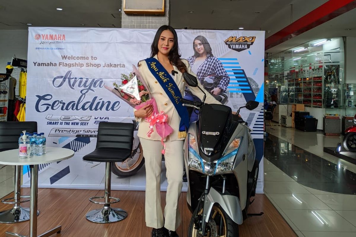 Anya Geraldine kepincut Yamaha Lexi