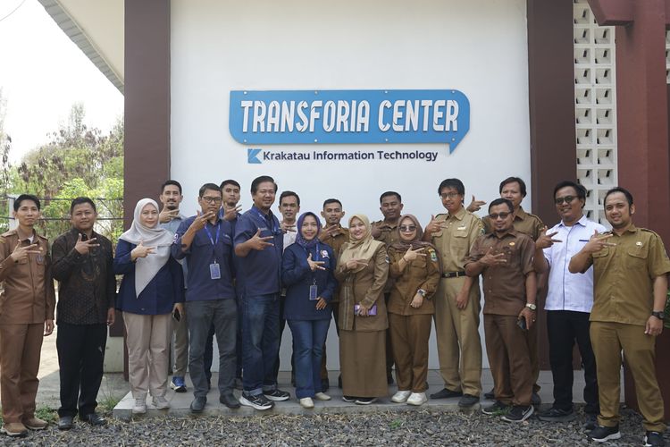 Krakatau IT Perluas Akses Pembelajaran Digital di 10 SMK Banten