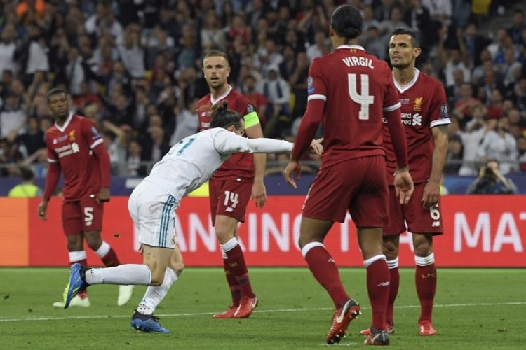 Gareth Bale merayakan gol Real Madrid ke gawang Liverpool pada final Liga Champions di Kiev, 26 Mei 2018. 