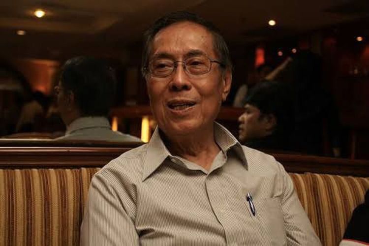 Sastrawan sekaligus Guru Besar Fakultas Bahasa dan Seni Universitas Negeri Surabaya, Prof. Dr. Budi Darma, MA.
