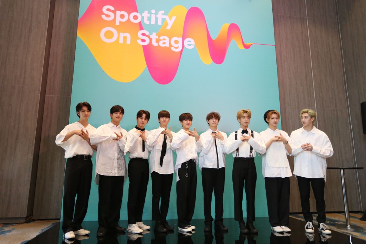 Stray Kids saat ditemui dalam acara jumpa pers Spotify On Stage di Hotel Mercure, Kemayoran, Jakarta Pusat, Jumat (12/10/2018).