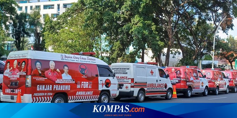 Hari Ulang Tahun Ganjar, Relawan Bagikan 65 Ambulans dan 1.000 Bunga Mawar