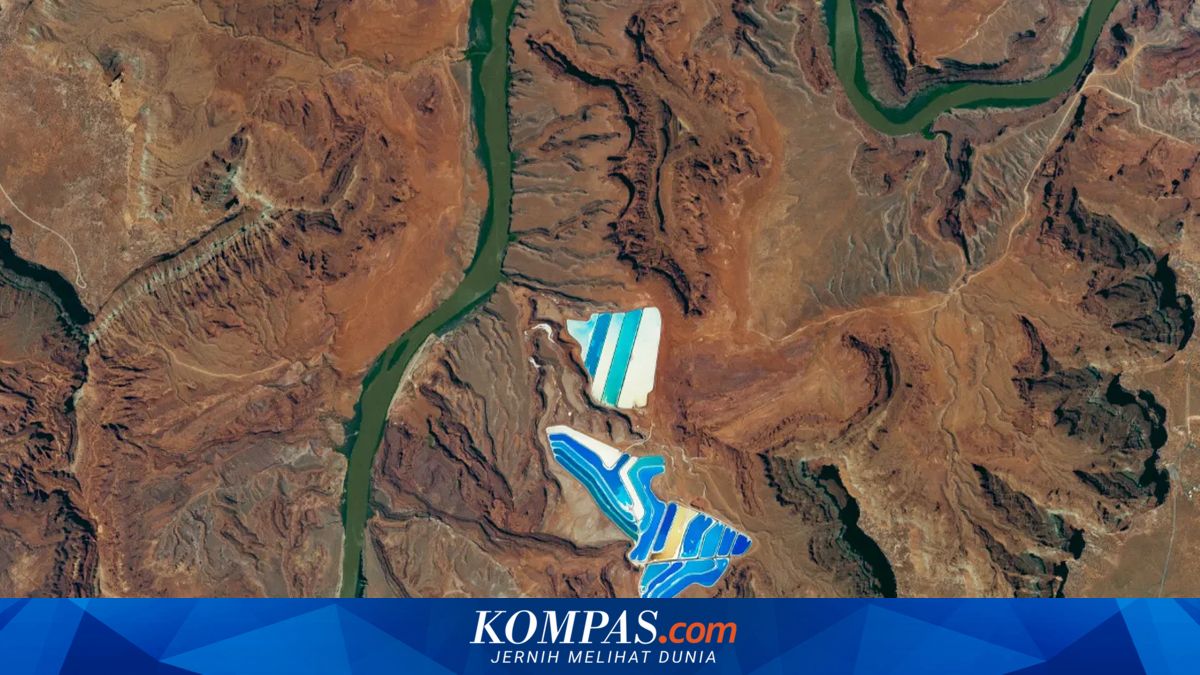 Utah’s Blue Potassium Mine Looks Like Cotton Candy From Space