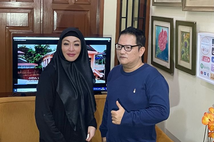 Angelina Sondakh dan Julius Sitanggang saat ditemui di kawasan Tebet, Jakarta Selatan, Selasa (6/12/2022).