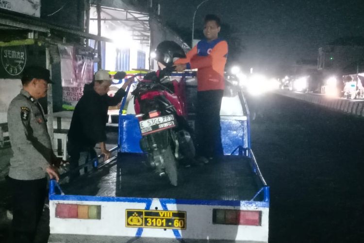 Motor Mogok Tengah Malam, Pria di Indramayu Bisa Pulang usai Telepon 110