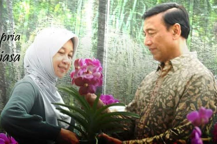 Kisah cinta Wiranto dan Rugaiya Usman berakhir haru setelah 50 tahun bersama. Romansa keduanya dimulai sejak masa Rugaiya SMA.