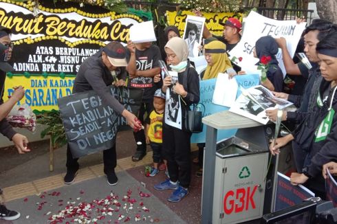 Keluarga Pengguna GrabWheels yang Tewas Ditabrak Gelar Tabur Bunga 