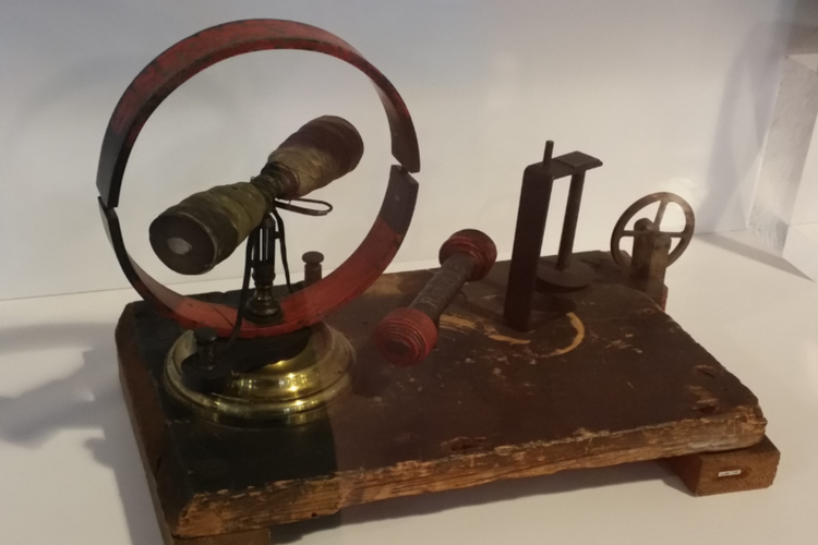 Motor listrik James Joule tahun 1842, di Museum Hunterian, Universitas Glasgow.