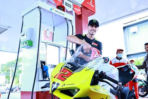 2 Pebalap Pertamina Enduro VR46 Racing Team Berparade Bersama Komunitas Klub Motor Bali