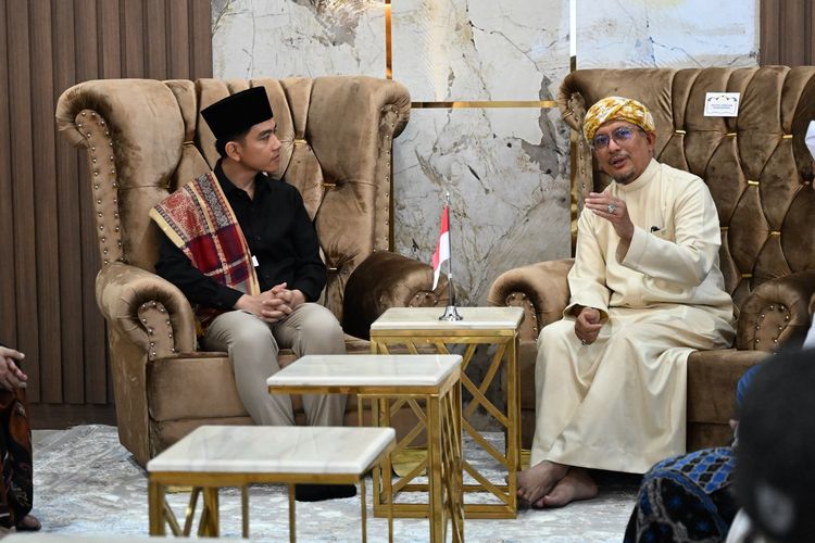 Gibran Sowan ke Kiai PP Dalwa Pasuruan, Minta Doa untuk Prabowo