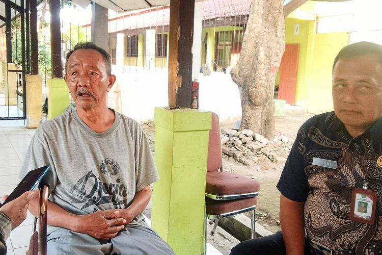 Dulu Mengasuh Cucu, Mustofa Kini Menanti Keluarga yang Tak Pernah Datang