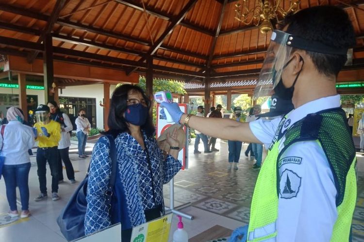 PT TWC Borobudur Prambanan & Ratu Boko melakukan simulasi penerapan protokol kesehatan menuju new normal pariwisata. 