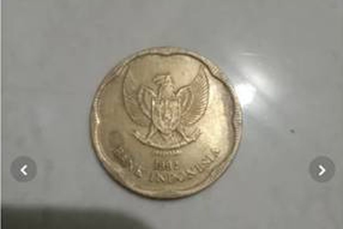 Tangkapan layar uang Rp 500 rupiah di salah satu marketplace yang dijual dengan harga Rp 100 miliar.