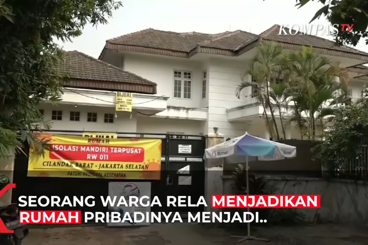Seorang pemilik rela rumah mewahnya di Jalan MPR I, RT 007/011 Cilandak Barat, Jakarta Selatan, dijadikan tempat isolasi pasien Covid-19.