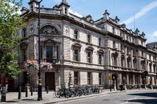 Gedung Pengadilan Ini Disulap Jadi Hotel Paling Keren di London