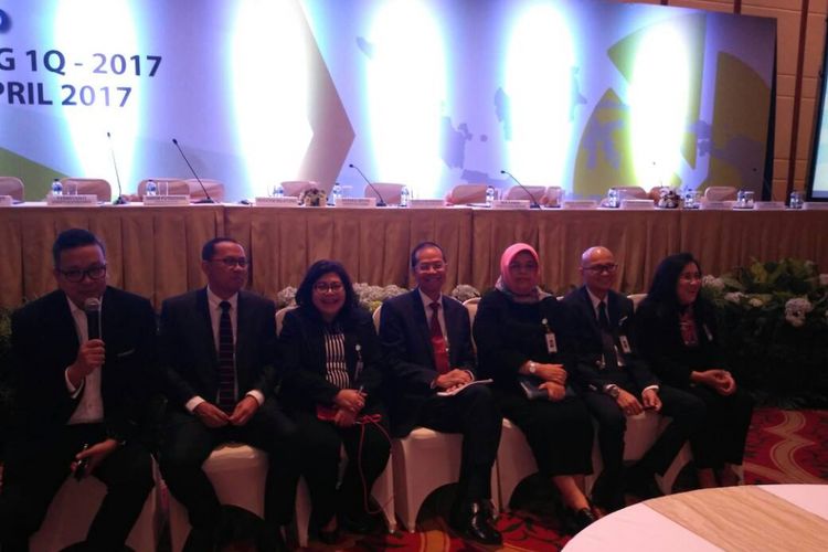 Direktur Utama Bank BJB bersama tim direksi dalam analis meeting yang digelar di Jakarta (27/4/2017). Memasuki tahun 2017 ini, Bank BJB mencatatkan pertumbuhan kredit sebesar 13,6 persen year on year (y-o-y)