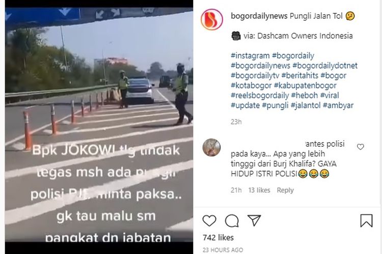 Video memperlihatkan dua oknum anggota polisi Patroli Jalan Raya (PJR) Polda Metro Jaya melakukan pungutan liar di jalan tol.