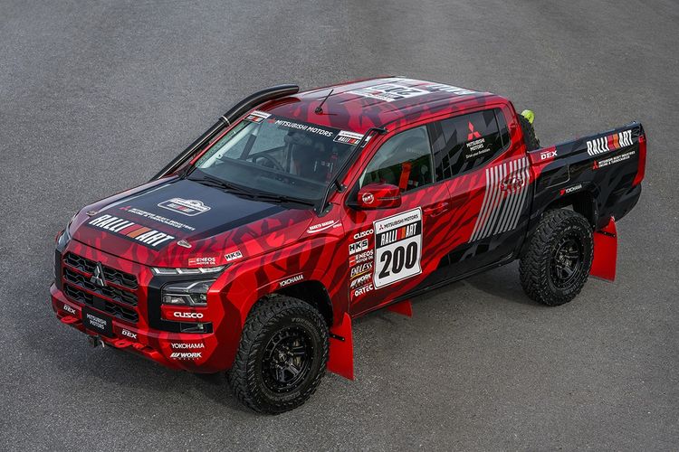 Tim Mitsubishi Ralliart dengan All-New Triton yang akan berkompetisi pada Asia Cross Country Rally (AXCR) 2023