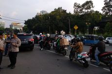 Pendemo Sukmawati Membubarkan Diri, Jalan Medan Merdeka Timur Kembali Dibuka