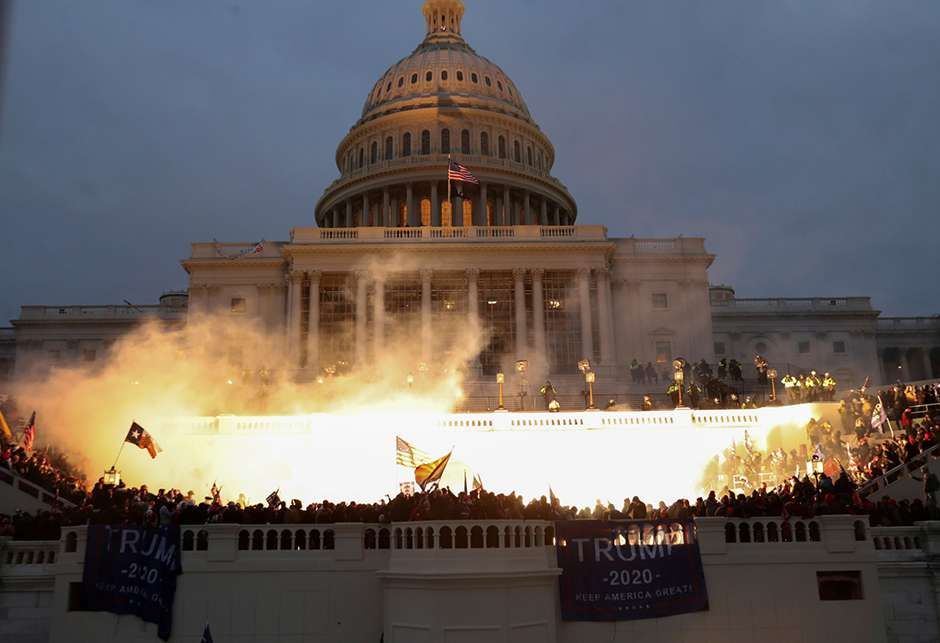 Pejabat Politik Departemen Luar Negeri AS Dituduh Terlibat dalam Penyerangan Gedung Capitol
