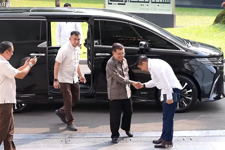 Jusuf Kalla Temui Prabowo di Istana, Disambut Teddy