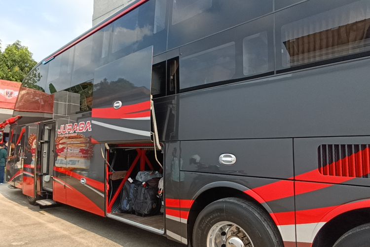 Bus tingkat sleeper PO Juragan 99 Trans 