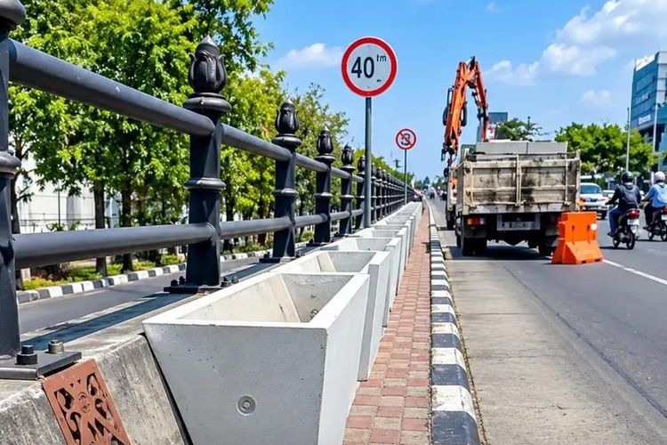 Ramai Pemasangan Pot di Trotoar Flyover Purwosari Tutup Akses Pejalan Kaki, DPUPR Solo Beri Penjelasan