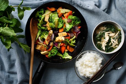 Makan Porsi Sedikit atau Puasa, Mana yang Lebih Efektif Menurunkan Berat Badan? 