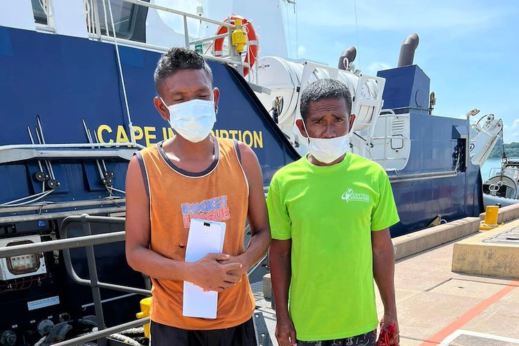 Dua nelayan yang berhasil diselamatkan sekarang berada di Darwin, Australia.