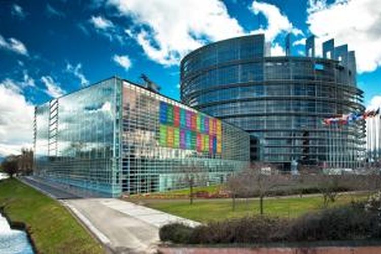 Gedung parlemen Eropa di kota Strasbourg, Perancis.