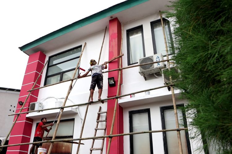 Gedung-gedung Palang Merah Indonesia (PMI) di sembilan lokasi, akan dicat ulang oleh PT Avia AvianTbk. (Avian Brands).