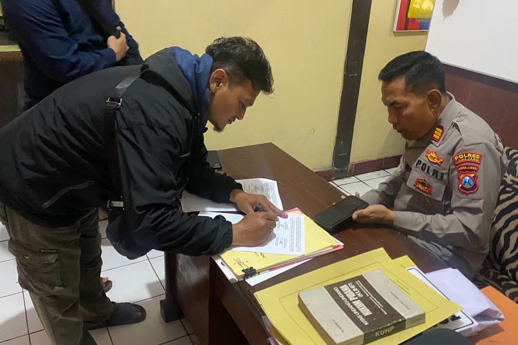Bawa Turis Asing, Mobil Travel di Malang Dibawa Kabur OTK