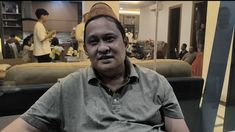 Gaya Haji Her Selalu Sarungan, Termasuk Saat Diperiksa KPK