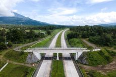 Tol Jasa Marga di Luar Pulau Jawa Dipadati Kendaraan