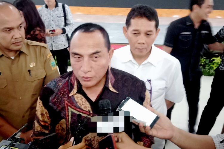 Gubernur Sumut Edy Rahmayadi yang diminta komentarnya soal tudingan radikal kepada pelaku bom bunuh diri di Mapolrestabes Medan mengatakan, teroris adalah pemahaman orang yang sakit jiwa, bukan radikal, Selasa (19/11/2019)